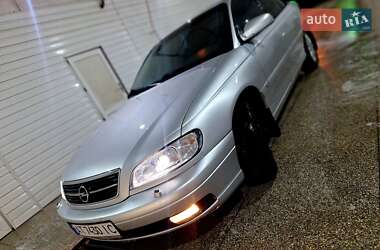 Седан Opel Omega 2002 в Чернівцях