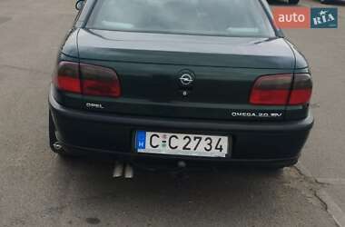 Седан Opel Omega 1998 в Южному