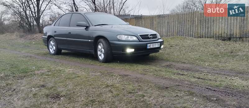 Седан Opel Omega 2001 в Зачепиловке