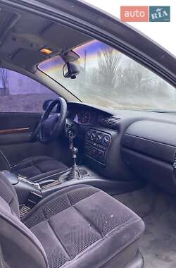 Седан Opel Omega 1995 в 