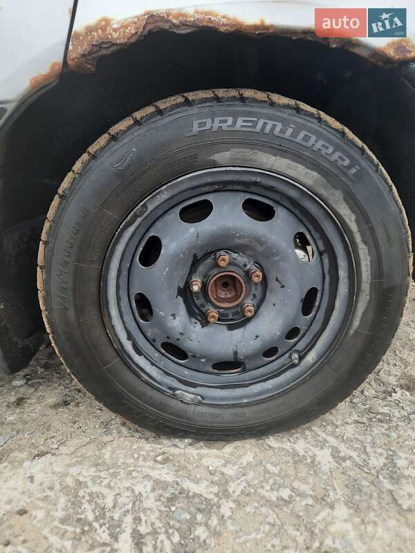 Седан Opel Omega 1995 в Вараше