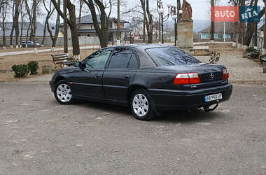 Седан Opel Omega 2000 в Чернівцях