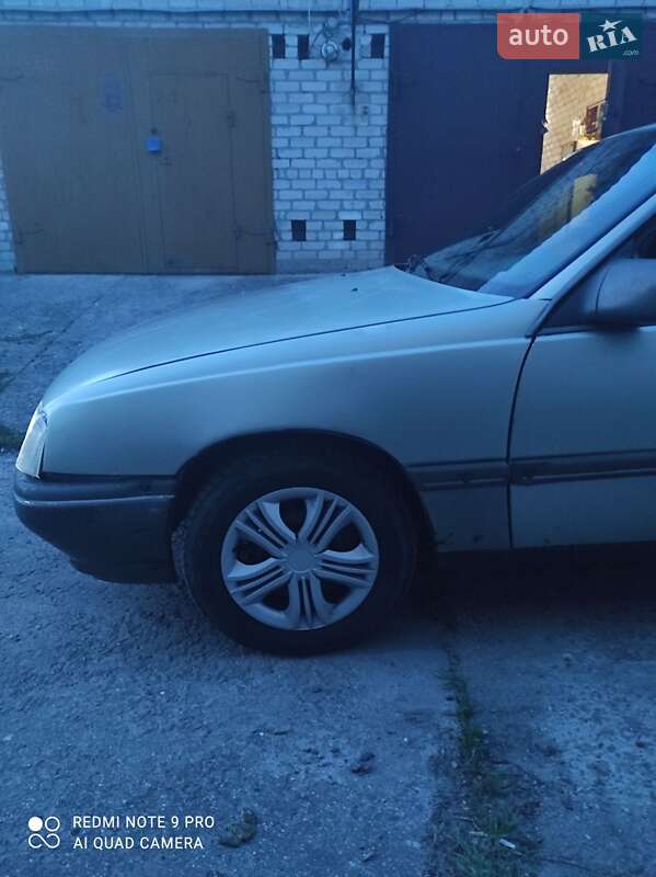 Седан Opel Omega 1986 в Миколаєві