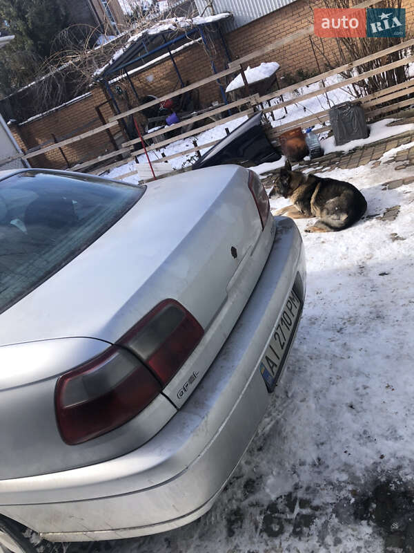 Седан Opel Omega 2002 в Києві