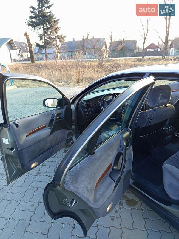 Седан Opel Omega 1996 в Стрые