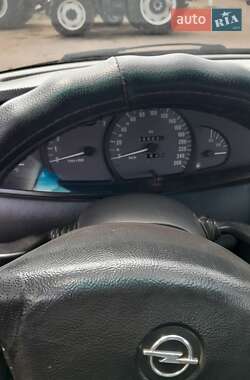 Седан Opel Omega 2002 в 