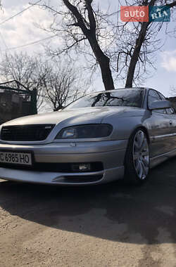 Седан Opel Omega 2001 в Львове