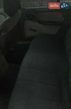 Седан Opel Omega 1989 в 
