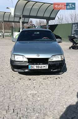 Седан Opel Omega 1989 в Золочеве