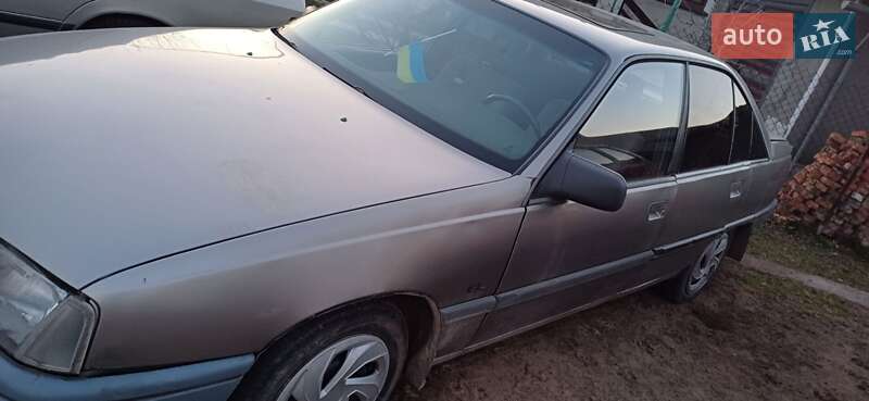 Седан Opel Omega 1988 в Бершади