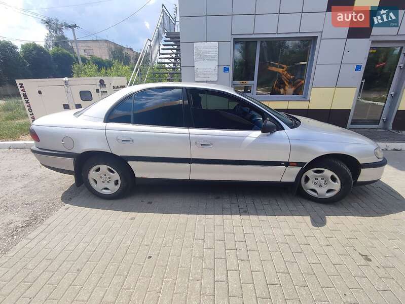 Седан Opel Omega 1998 в 