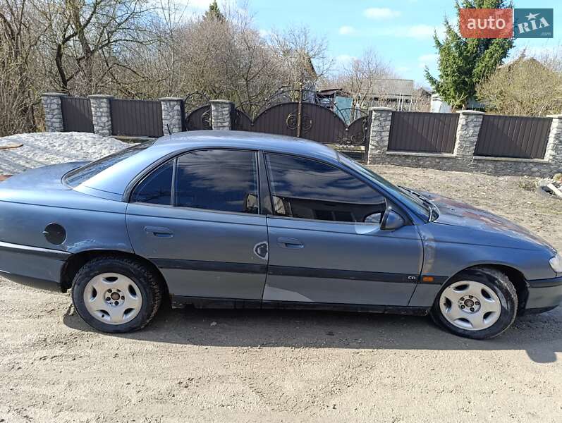 Седан Opel Omega 1998 в Волочиську