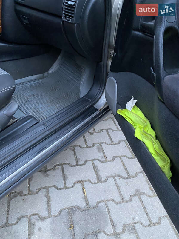 Седан Opel Omega 1997 в Чернівцях