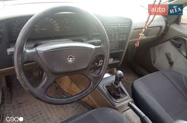 Седан Opel Omega 1989 в 