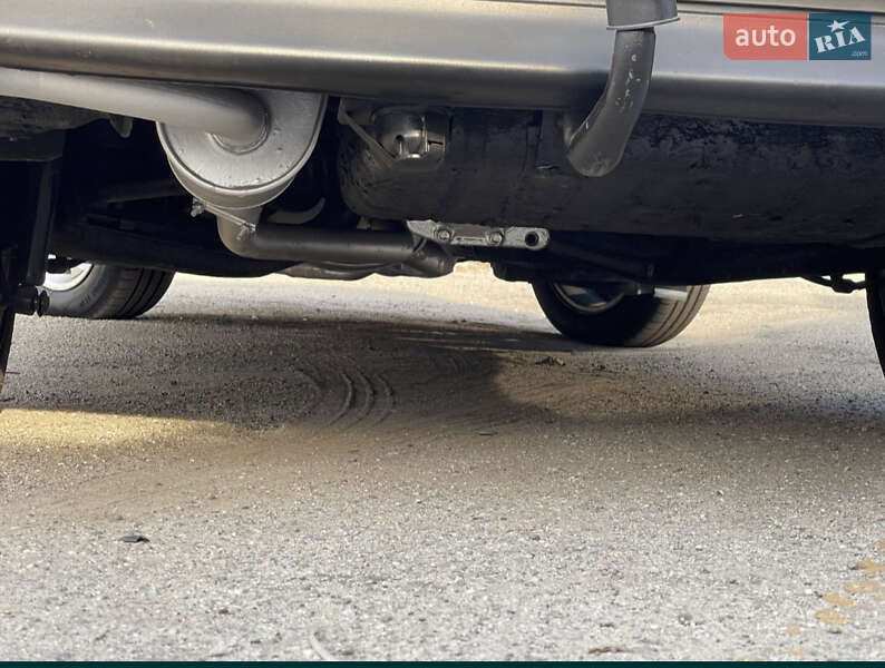 Седан Opel Omega 1987 в Киеве