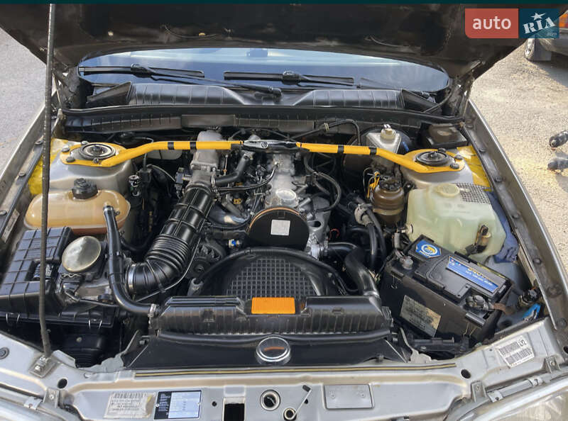 Седан Opel Omega 1987 в Киеве