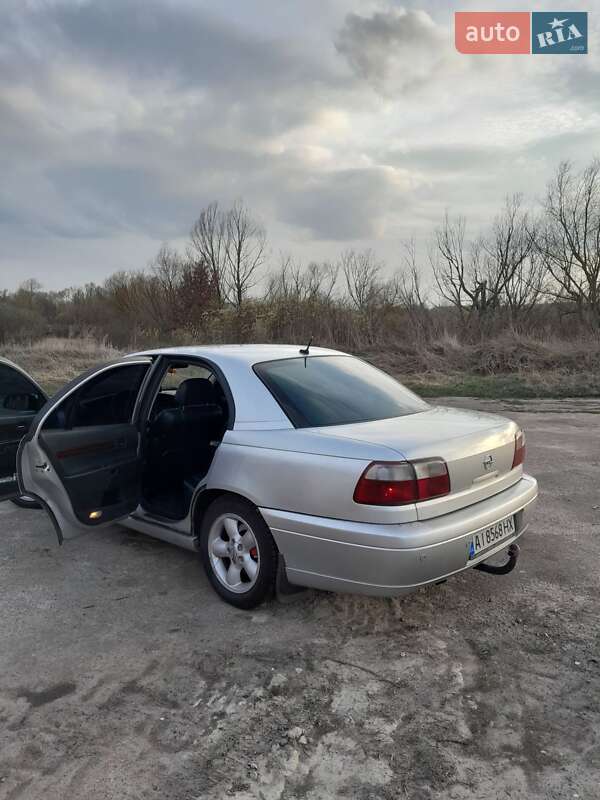 Седан Opel Omega 2002 в Киеве
