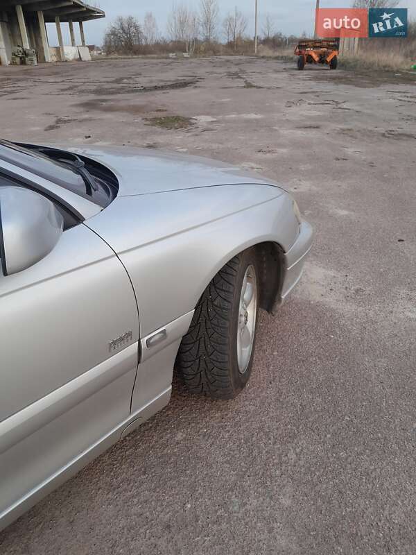 Седан Opel Omega 2002 в Киеве