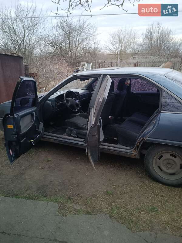 Седан Opel Omega 1988 в Кривом Роге фото 14 Седан Opel Omega 1988 в Кривом Роге