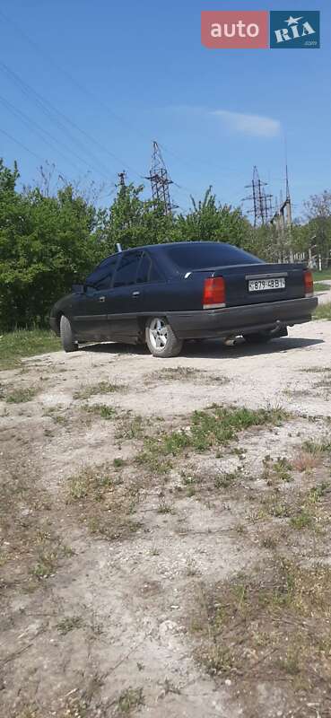 Седан Opel Omega 1989 в Могилів-Подільському