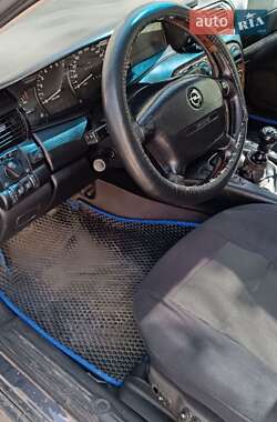 Седан Opel Omega 1997 в Києві