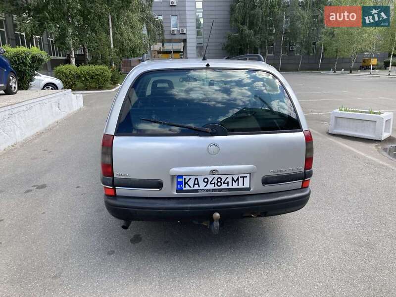 Универсал Opel Omega 1997 в Киеве