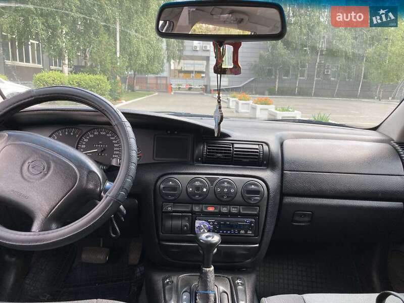 Универсал Opel Omega 1997 в Киеве
