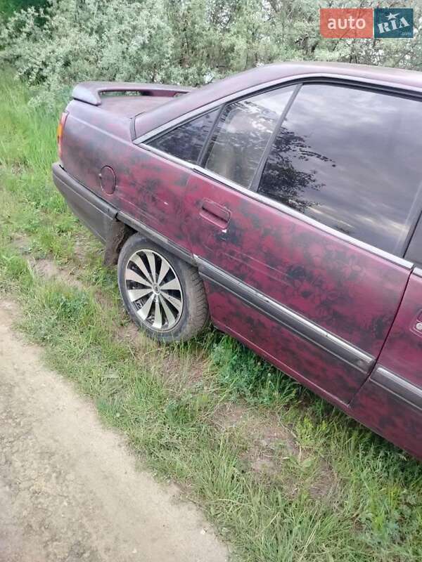 Седан Opel Omega 1994 в Южноукраїнську