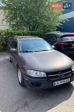 Універсал Opel Omega 1995 в Києві