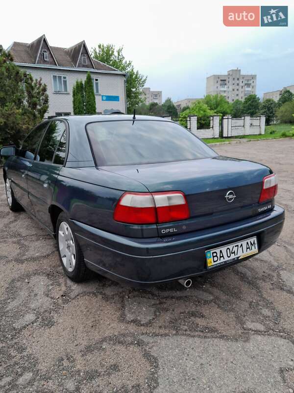 Седан Opel Omega 2001 в Кам'янці