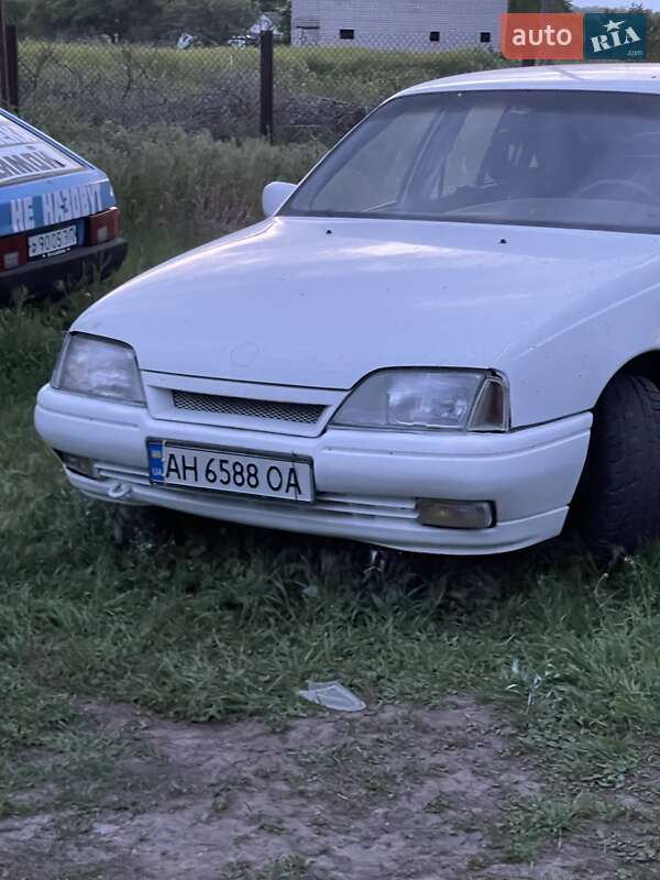 Седан Opel Omega 1987 в Каменском