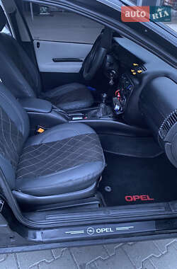 Седан Opel Omega 1998 в 