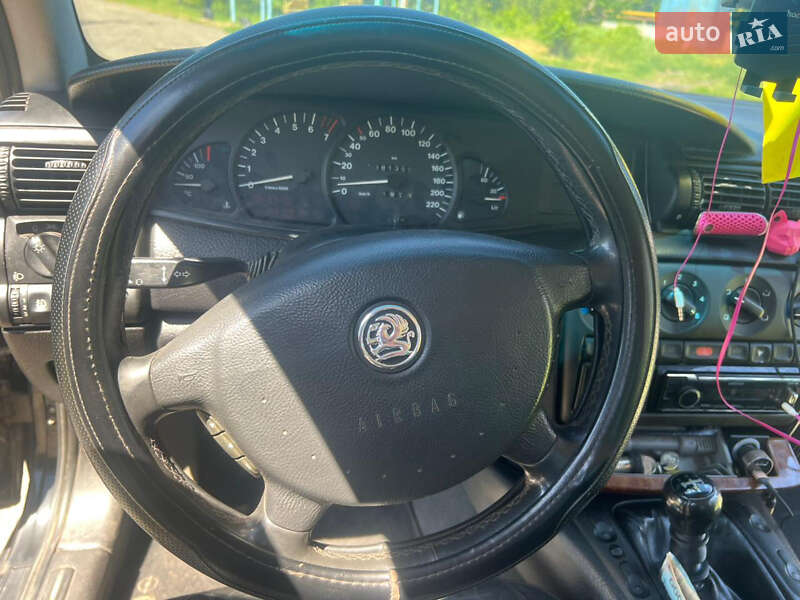 Седан Opel Omega 1996 в Староконстантинове