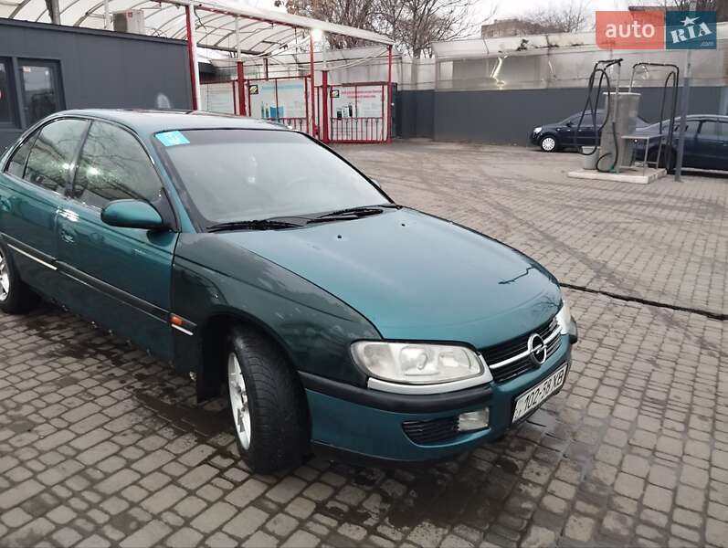 Седан Opel Omega 1995 в Орловщине