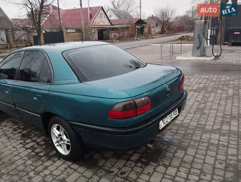 Седан Opel Omega 1995 в Орловщине