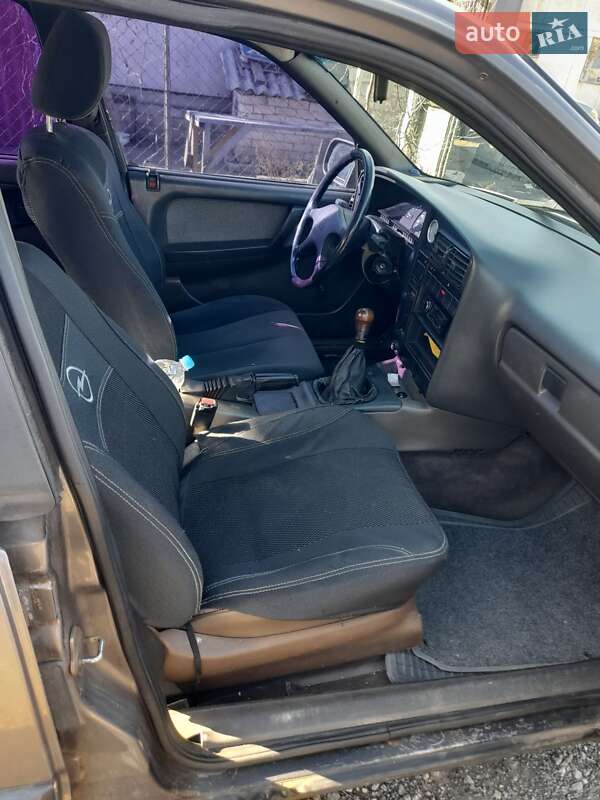 Седан Opel Omega 1987 в Одесі