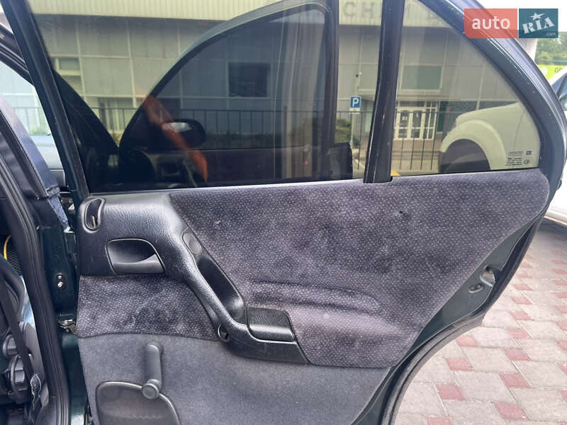 Седан Opel Omega 1994 в Запоріжжі