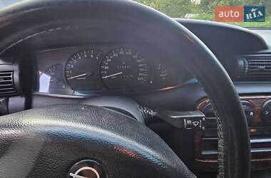 Седан Opel Omega 1998 в Люботині