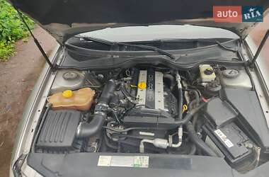Седан Opel Omega 2002 в 