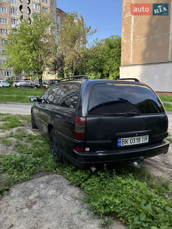 Універсал Opel Omega 2002 в Рівному