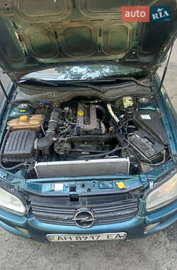 Седан Opel Omega 1996 в 