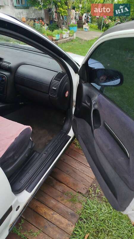 Седан Opel Omega 1998 в Кременчуге