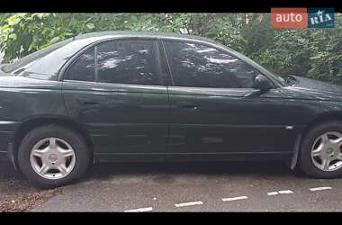 Седан Opel Omega 2000 в 