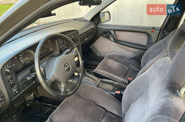 Седан Opel Omega 1992 в 