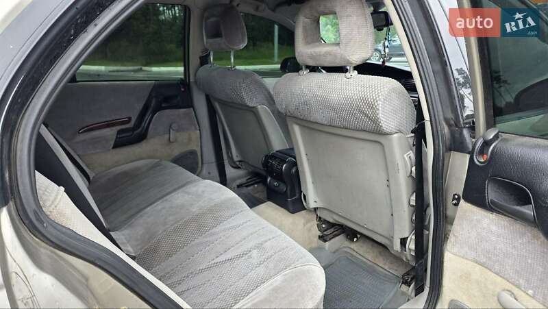 Седан Opel Omega 1998 в Киеве