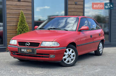 Седан Opel Omega 1997 в Шептицькому