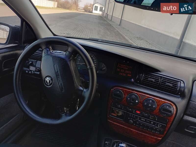 Седан Opel Omega 1998 в Львове
