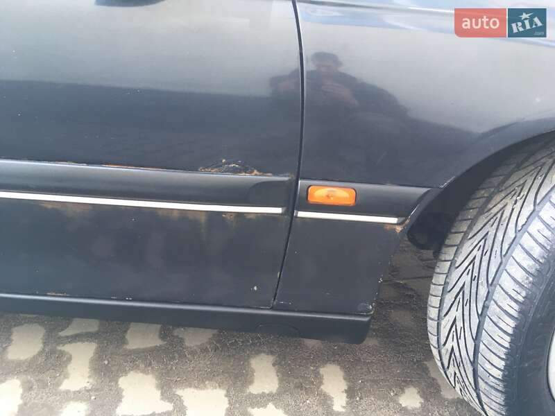Седан Opel Omega 1998 в Львове