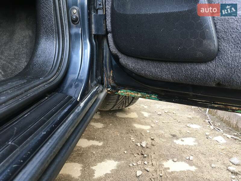 Седан Opel Omega 1998 в Львове