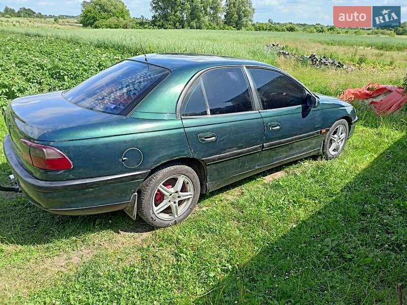 Седан Opel Omega 1996 в Ровно